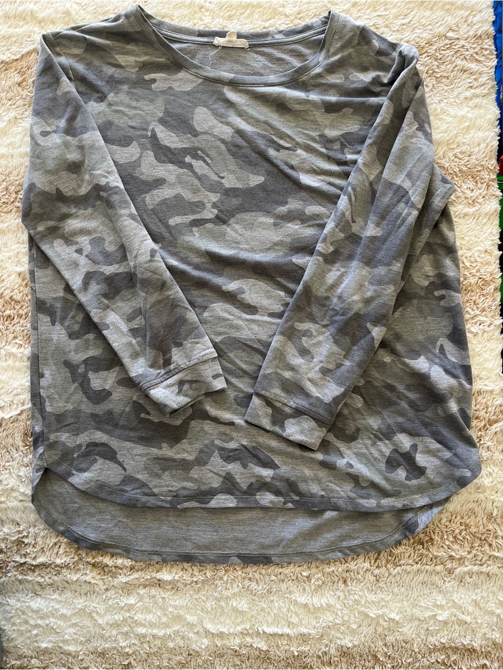 Jane and Delancey grey Camo Long sleeve Tunic Shirt